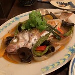 cafe & bar MÉLI-MÉLO - めばるのベトナム風レモングラスチリオイル蒸し、米麺ブンつき