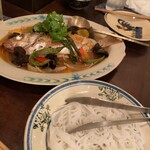 cafe & bar MÉLI-MÉLO - めばるのベトナム風レモングラスチリオイル蒸し、米麺ブンつき