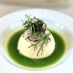 263782949 - ズワイガニの温製フランほうれん草のソース