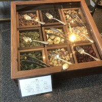 ビストロ ブルゴーニュ - トッピングは種類が豊富です。