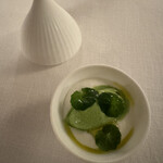 プリズマ - グリーントマトとバジリコのソルベ ブッラータのスプーマ