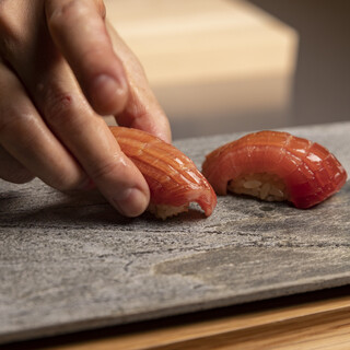 【記念日・お顔合わせ・お祝いにも】本格的な江戸前寿司が1万円