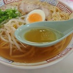 香味徳 - 香味徳由良店・ラーメン中・スープ近影(2014.01)