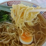 香味徳 - 香味徳由良店・ラーメン中・麺近影(2014.01)