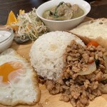 タイ料理店スティダ - 