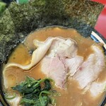 豚骨醤油ラーメン 王道家 柏店 - 