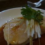 えん - アップ好みで香菜をのせて