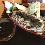 Musashisoba - 天ざるの麺大。
                      結構ボリュームがあって、お腹いっぱい(^o^)/