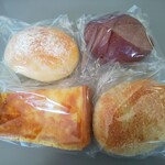 ダーシェンカ - プレミアムくりーむぱん、チョコロール、キーマカレーパン、フレンチトースト