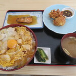 みんなの食堂お父ちゃん - 親子丼ご飯大盛り + ザンギ + 鮭のかまくら