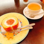 森のらくだ - いちじくロールケーキとミルクティー