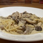 アドゥエパッシ - ◯乾燥ポルチーニときのこのクリームパスタ