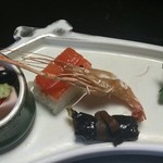 夕食(ピンク色ですがゴマ豆腐 他)