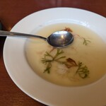 メヒコ - カニピラフセットのカニと海藻のスープ