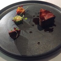 Fish Bank TOKYO - 優しく火を入れた飛騨牛