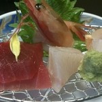 旅館　一乃松 - 夕食(お刺身、白身魚のなかに雲丹イン！)