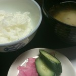 旅館　一乃松 - 夕食(ご飯、味噌汁、漬物)