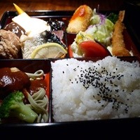 赤坂 津つ井 総本店 - 限定15食 洋食弁当 1500円。