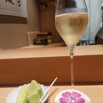 和 のぎ - メロン & 泡