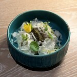 apothéose - ◉冷やしトマト麺
      トマト一番出汁/牡丹海老/カリフラワー/花のジュレ
      ＋
      (追加)キャビア　　¥5,000-