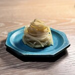 apothéose - ◉冷やしトマト麺
      トマト一番出汁/牡丹海老/カリフラワー/花のジュレ
      ＋
      (追加)キャビア　　¥5,000-