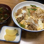 食堂 平和の家 - ◉ カツ丼　750円（税込）　味噌汁は大将からのサービス！