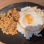 KHIANG - 豚メンチ ガパオライス