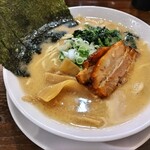 醤油豚骨ラーメン きんいろ - 