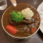 トマト - ビーフタンカレー（季節の野菜入り）