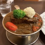 トマト - ビーフタンカレー（季節の野菜入り）