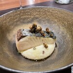 イル アオヤマ - 鰆の炭火焼、落花生ソース