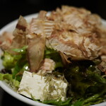 個室焼き鳥 あか峯 - ジャコと豆腐の和風サラダ