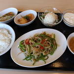 Kaname - 今日のおすすめランチ！！種類が多く、味も絶品。優しい中華料理で値段も８８０円とリーズナブル。