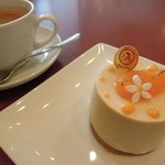 パティスリー プレジール - ミニョンとコーヒー