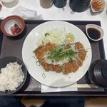 とんかつととろろ膳 かつ麦 - 夏のさっぱりとんかつ(中) 1,580円