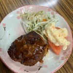 立呑み処 入部酒店 - ミニハンバーグ