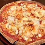 トラットリア　ゼータ - 海の幸のピザ