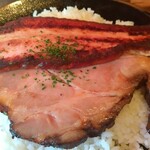 ヴィラ・アフガン - ベーコンとローストポーク