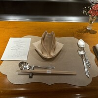 巴里 夕顔 - 洗練されたテーブルセッティング