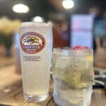 田内屋 - お代わりは、角ハイボールとゆずサワーを♪
      氷だけ多いお店がよくあるけれど…
      こちらはドリンクたっぷりなのが嬉しい♡(*´ω｀*)