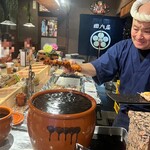 田内屋 - マスターのキレッキレのタレ切りを
      間近に見られて最高です！(๑˃̵ᴗ˂̵)