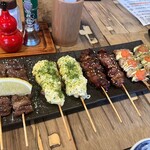 田内屋 - ◇焼き鳥
      …左から、こころ(ハツ)、とりチーズ、きも(レバー)、マヨネーズ明太子。