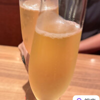 VIRGO 銀座 - 久しぶりの再会にまずはスパークリングで。しっかり辛口のCAVAでした,