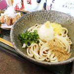 手打ちうどん　福家 - ぶっかけに竜田揚げを半人前付けてもらいました