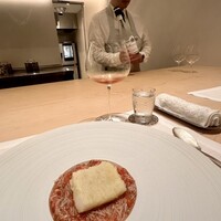 CHIUnE - アオリイカ　フルーツトマトと毛蟹のガスパチョ風ソース