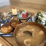 おともトごはん おかもト食堂 - 