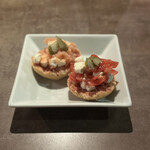 Cave - トマト、クリームチーズ、辛子明太子のブルスケッタ