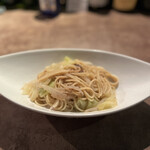 Cave - アンチョビのオイルパスタ