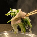 熟成焼肉 マルニク - アグー豚バラでセリとネギをタップリで