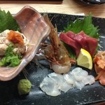 大吉寿司 - ●造り盛り合わせは鮪、甘エビ、赤貝など５種でした。